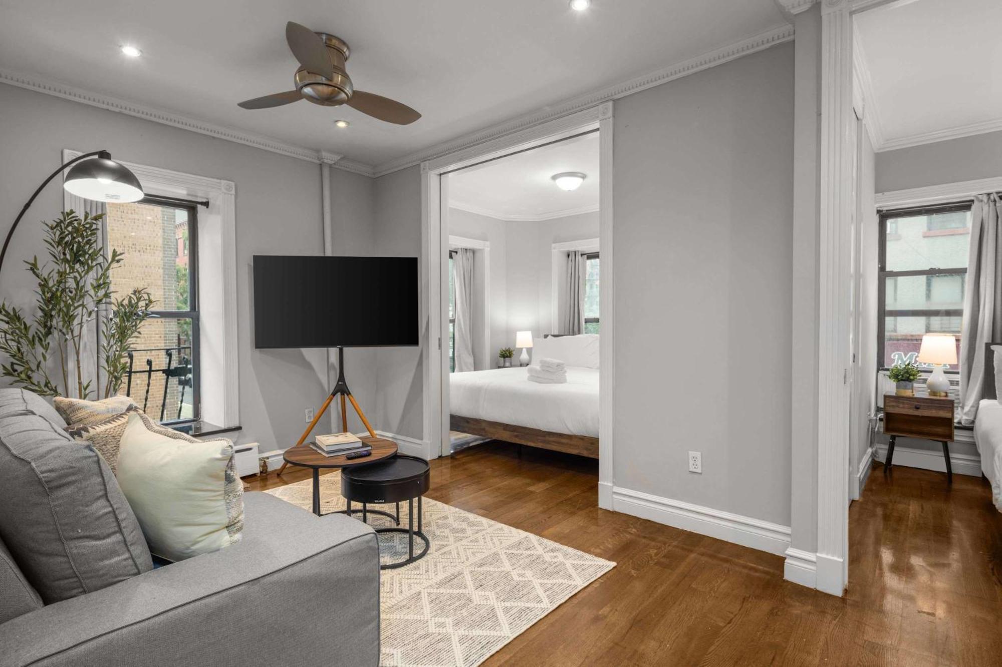 Sleek Lower East Side Retreat Pangsapuri